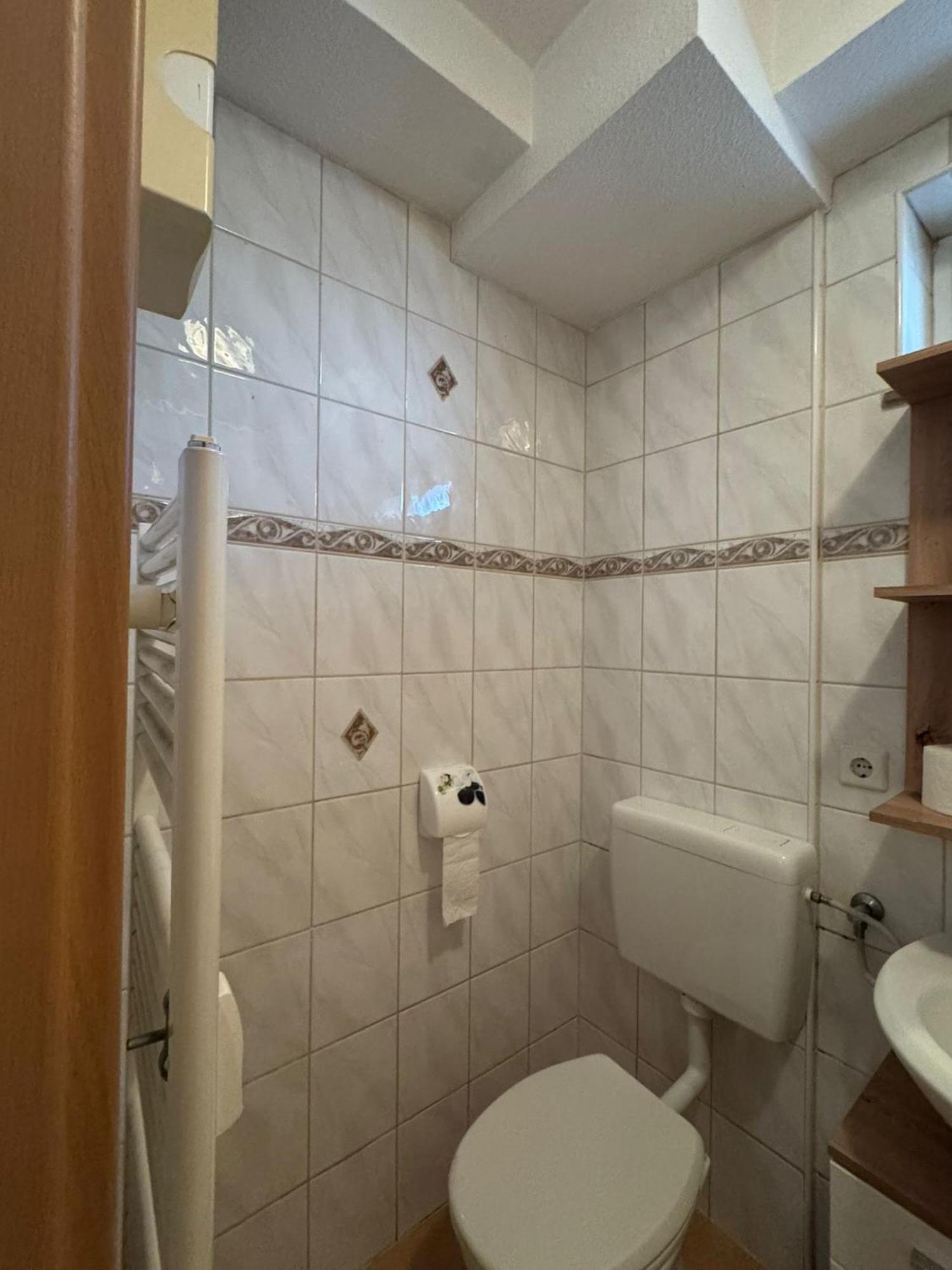 3 Apartment *