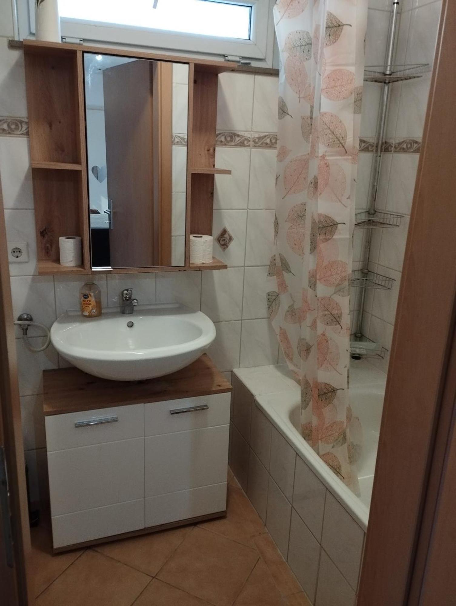Apartment 3 *