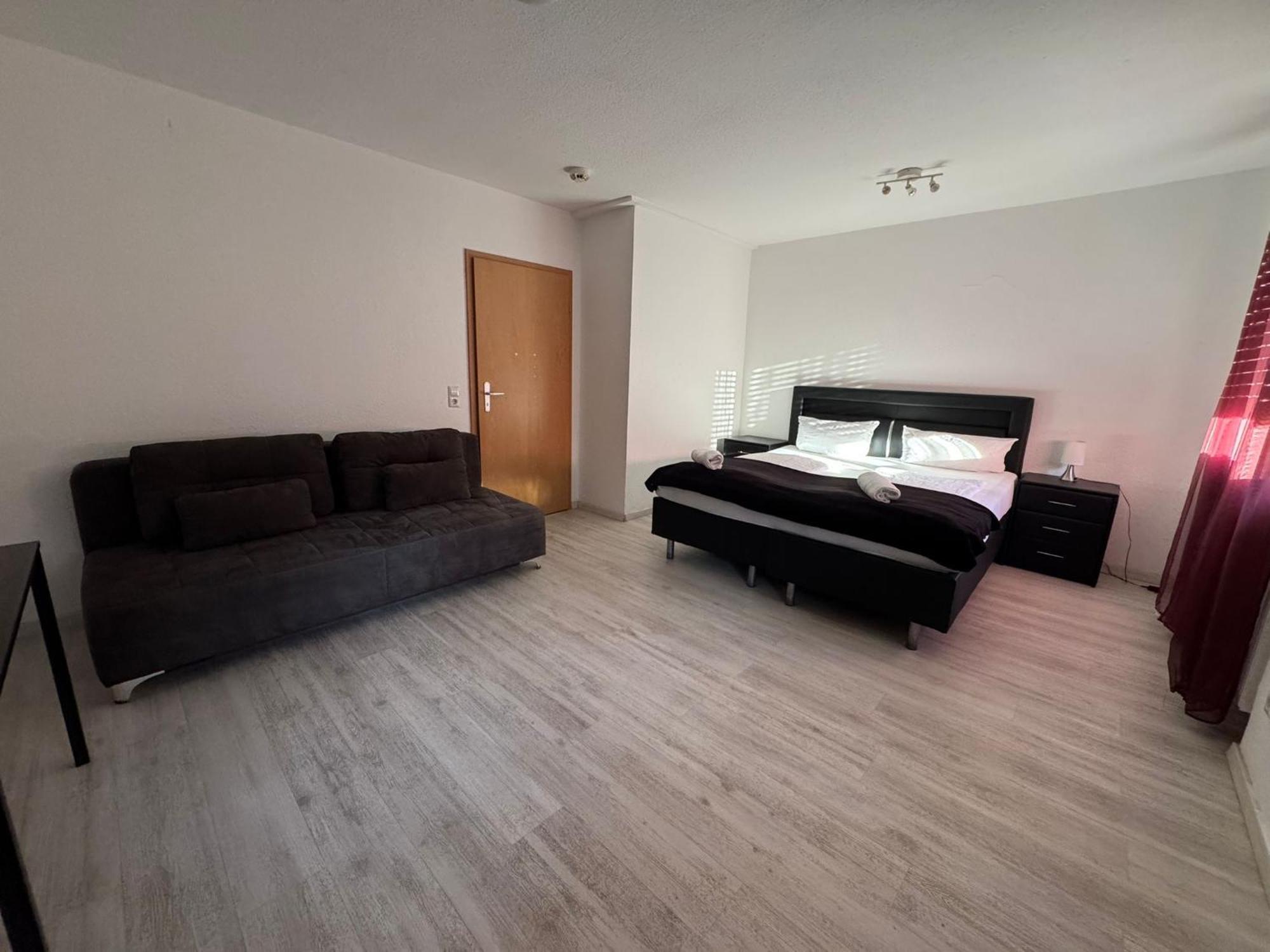 Apartment 3 *